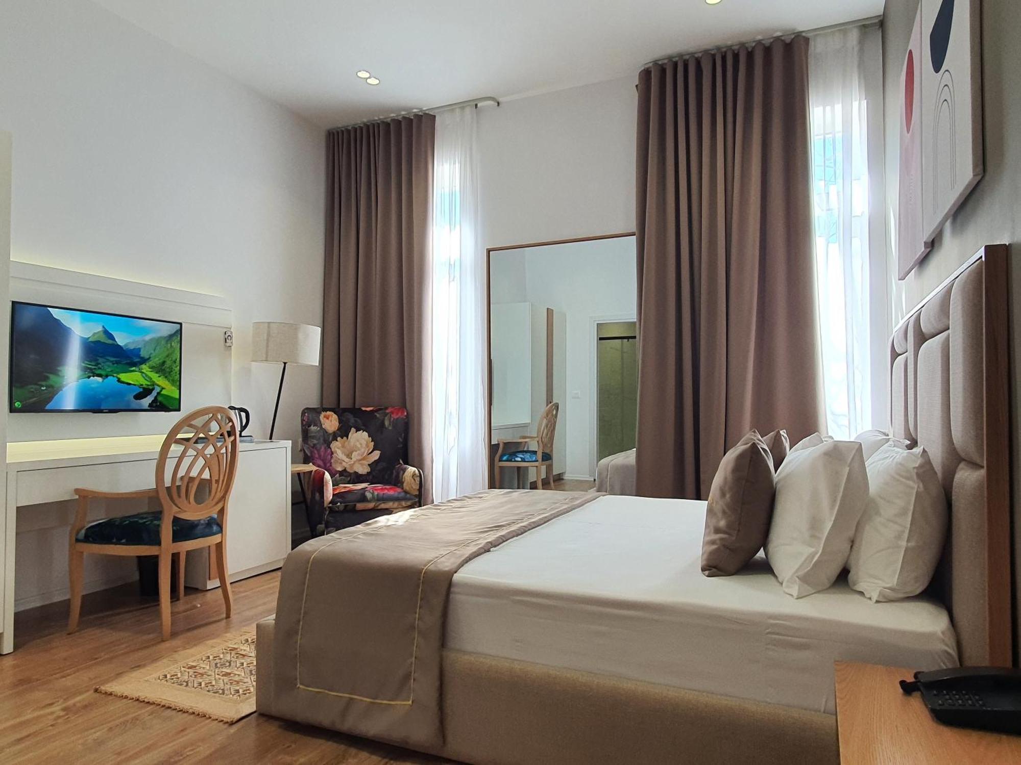 Heiress Hotel Sarande Exterior photo
