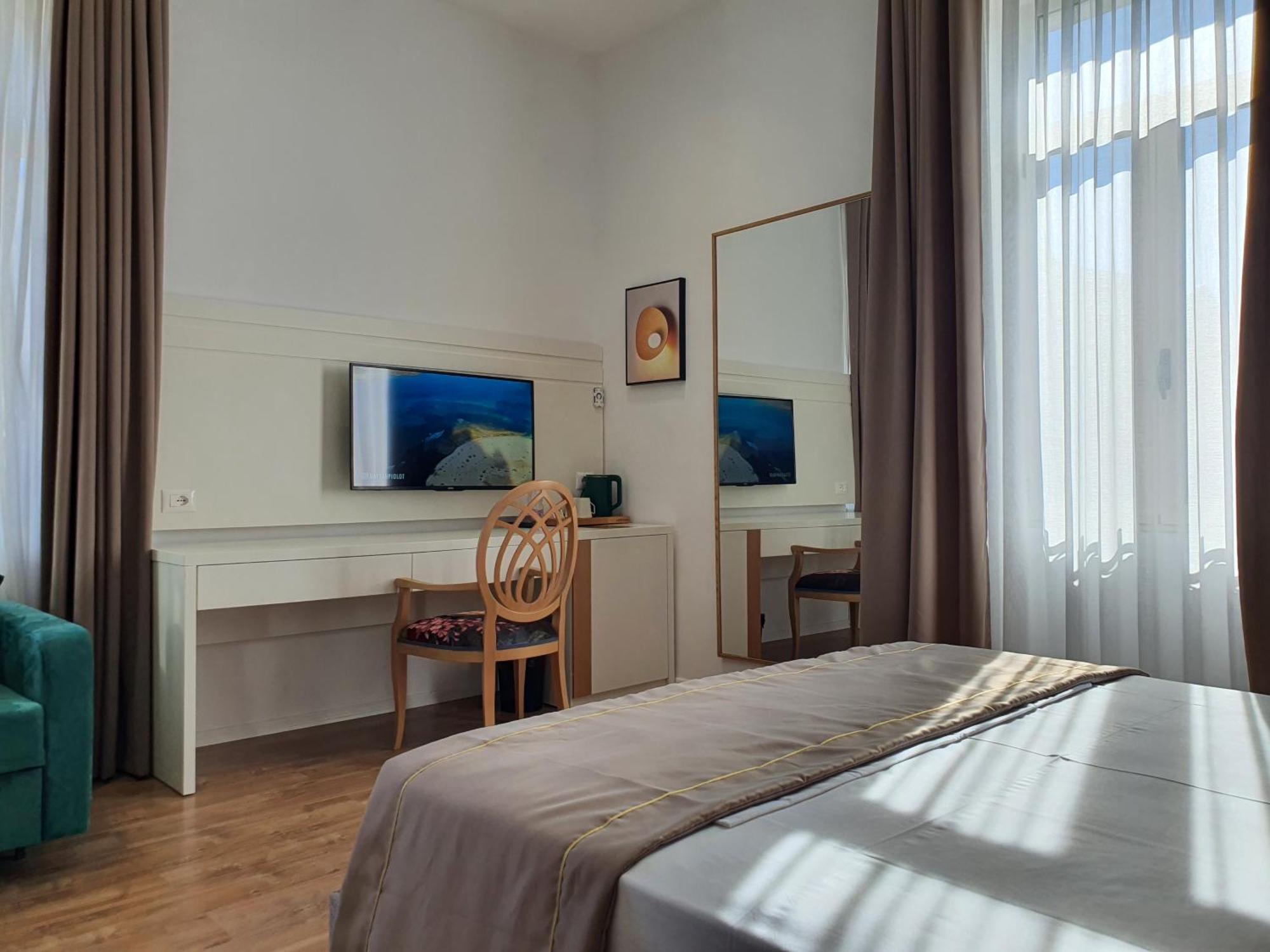 Heiress Hotel Sarande Exterior photo